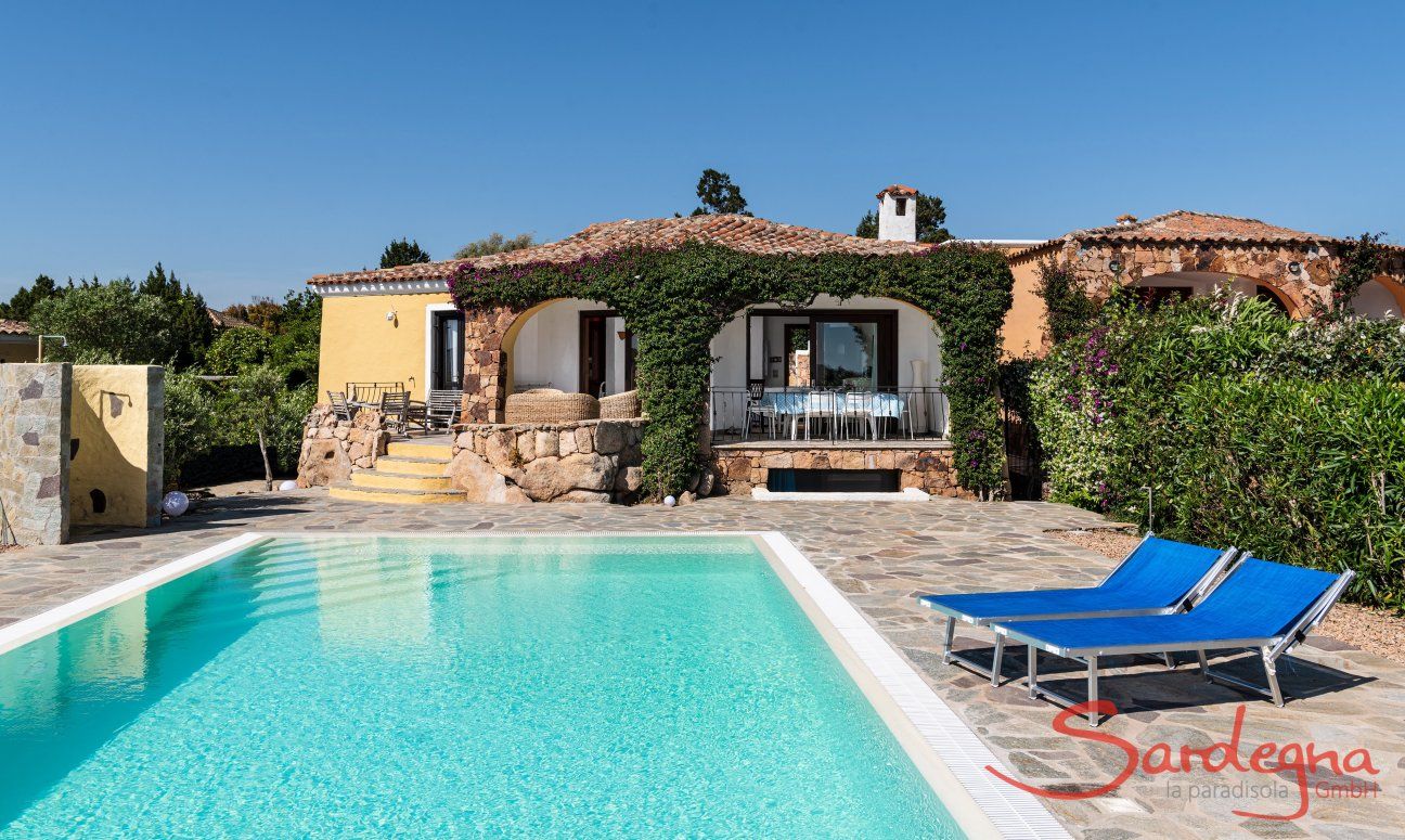 Villa Maestrale | Private pool with house view New picture