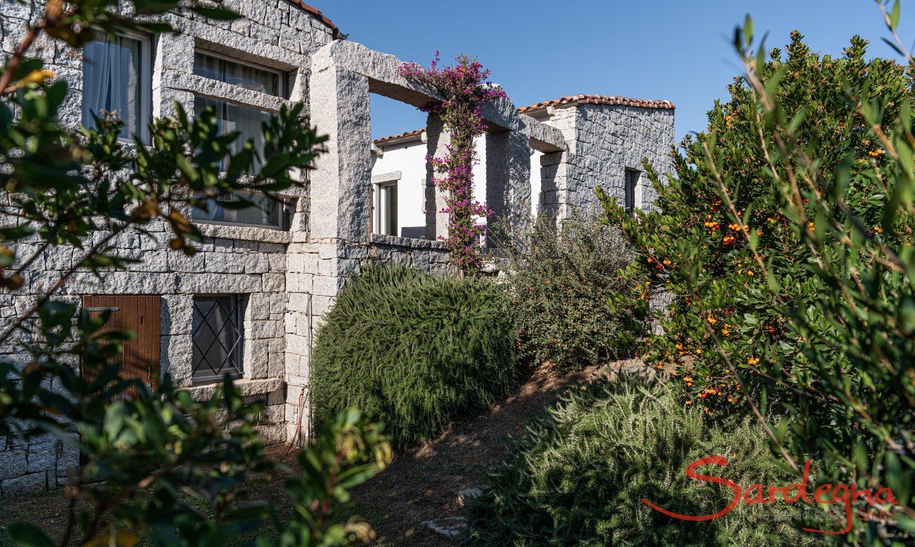 Li Conchi 17 | View of the house from the garden New Picture 2022