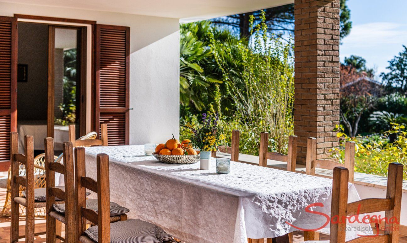 Villa Palme | Large terrace with dining table New Picture