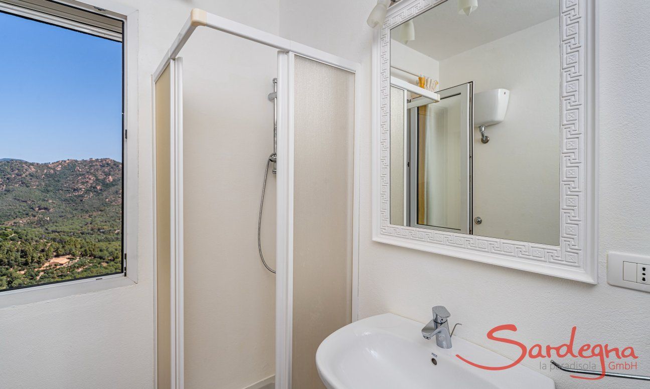 Villa Aquila Alta | Bathroom with shower New Picture