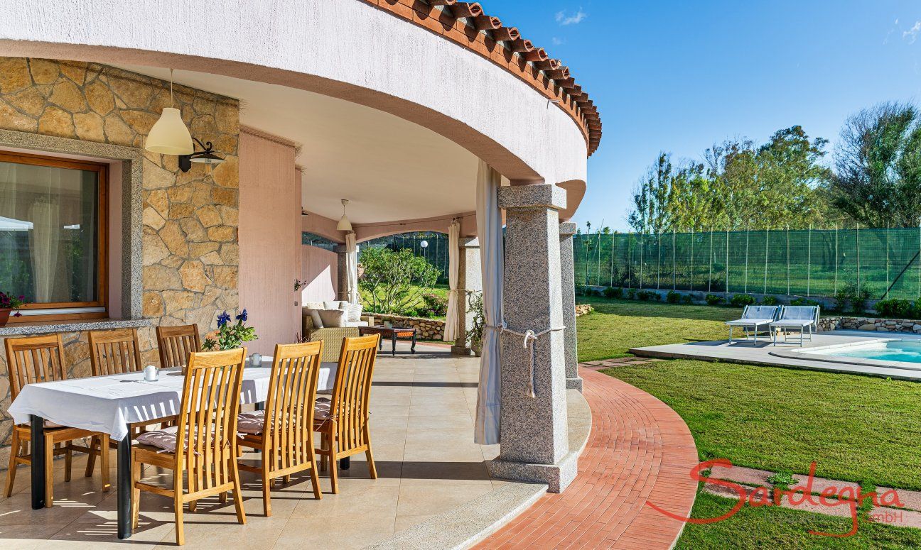 Villa Iris | Spacious terrace facing the pool New Picture 2024