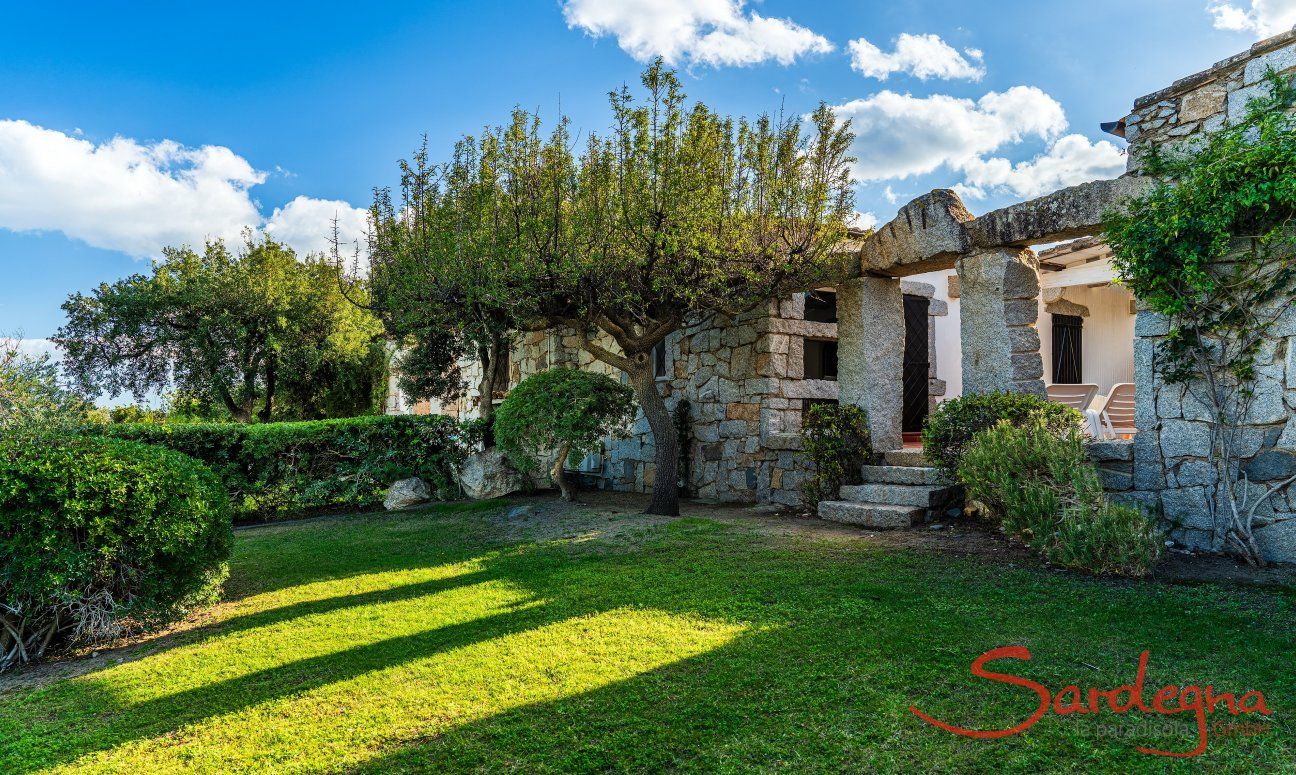 Casa 2 | View of the villa from the garden New Picture 2024