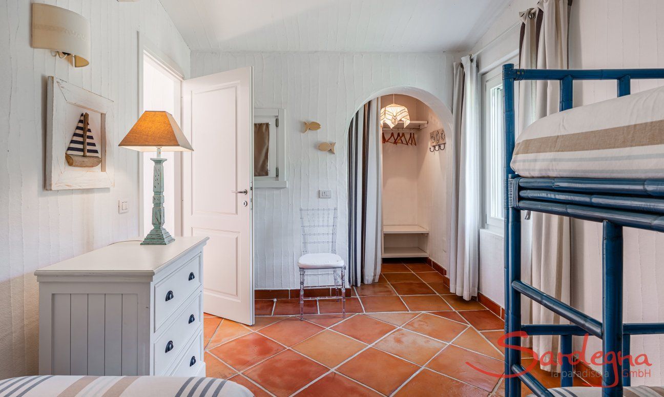 Li Conchi 44 | Walk-in cupboard in bedroom 2 New Picture 2025