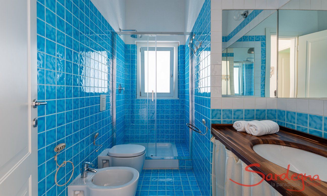 Li Conchi 44 | Bathroom 2 with shower New Picture 2025