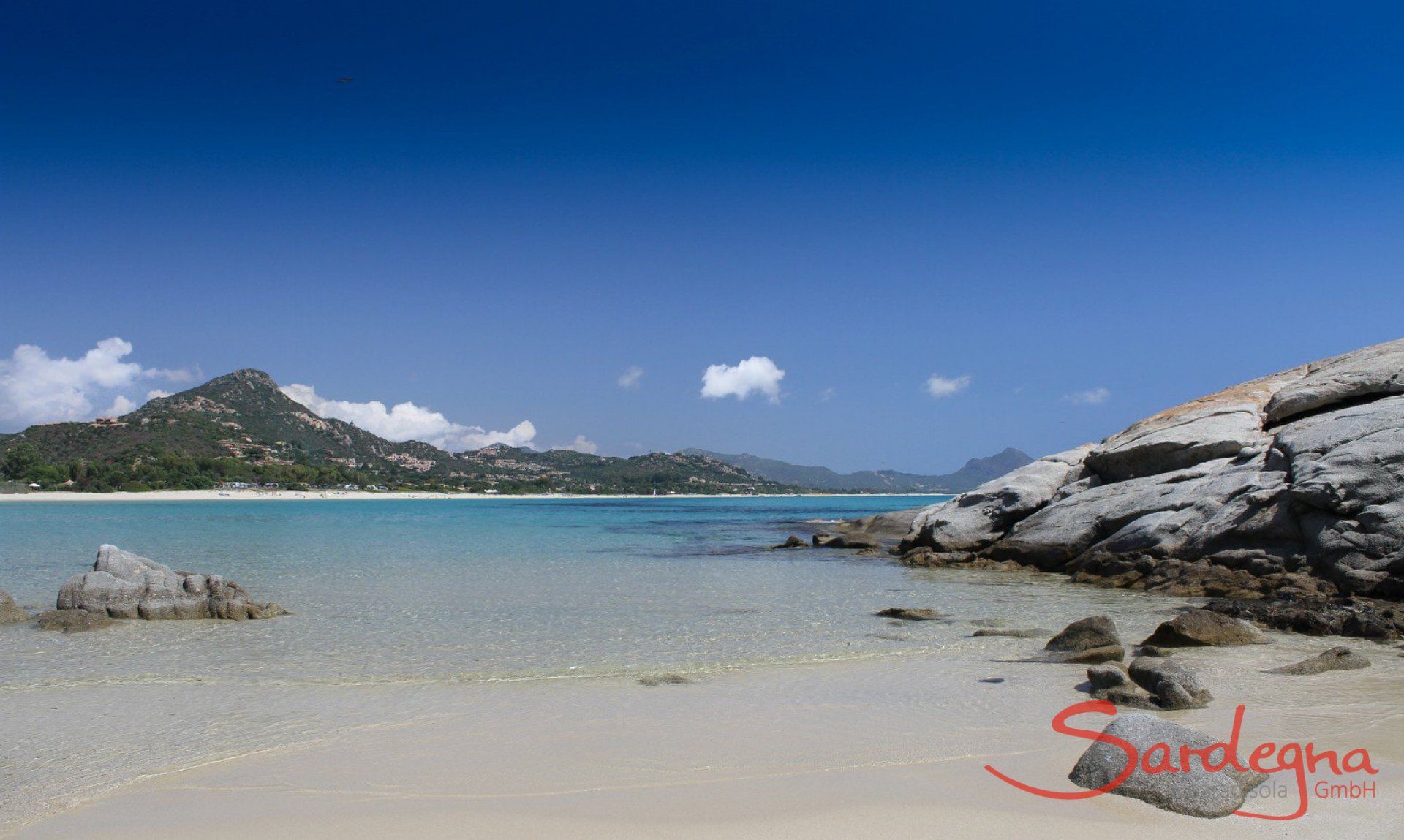 View of beach and sea of the Costa Rei | discover-sardinia.com