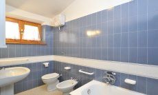 Villa Massimo | Bathroom 1 with bathtube and bidet Bathroom