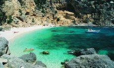 Motorboat Excursions | Some of the most beautiful bays in Sardinia can be reached only by boat "Marlin"