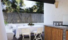 Villa Su Faru 1 | Dining table downstairs outside Dining table downstairs outside