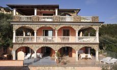 Apartment Castededdu 1 | Castededdu 1 is the appartment on top of the building Sardinia