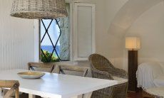 Casa 2 | Dining table with sea view Living room