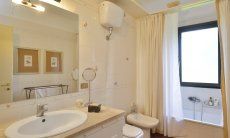 Villa Ulivi 12 | Bathroom 1 with bathtub Bathroom with bathtub