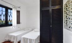 Villa Su Faru 1 | Bedroom 2 first floor with single beds Sardinia