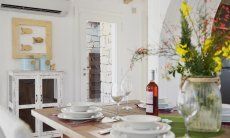 Li Conchi 6 | Decorated dining table in the living space Dining room