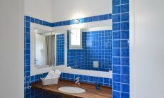 Li Conchi 6 | Bathroom 1 with shower Bath