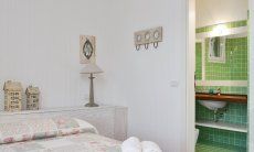 Li Conchi 16 | Bedroom 1 with ensuite bed Bedroom