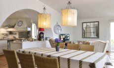 Li Conchi 8 | Dining table in the living area Dining table