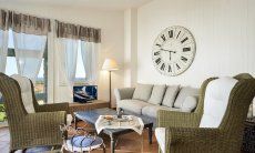 Li Conchi 17 | Living room with big windows Living