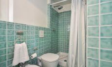 Li Conchi 13 | Second Bathroom Second Bathroom