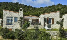 Li Conchi 44 | View of the House and garden View of the House