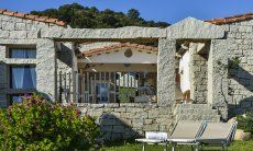 Li Conchi 28 | View of the house with big patio and garden View of the House