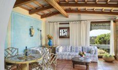 Villa Domus 9d | Bright living room with glass front Bright living room with glass front