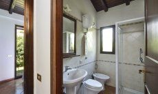 Villa Ibiscus | Bathroom 2 with shower and bidet Bathroom 2 with shower and bidet
