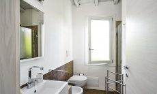 Modern bathroom 1 with shower and bidet 