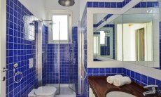 Li Conchi 3 | Bathroom 2 Bathroom 2
