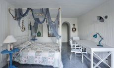Li Conchi 20 | Bedroom 3 with double bed and desk downstairs Bedroom 3 downstairs