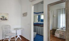 Li Conchi 20 | Master bedroom with private bath View bathromm ensuite
