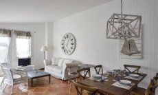 Li Conchi 36 | Dining table and sofa corner in the Living Room Living Room with Dining