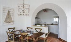Li Conchi 36 | Dining table and kitchen Dining inside