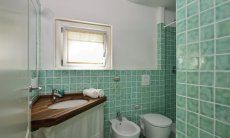 Li Conchi 37 | Bathroom 2 Bathroom 2