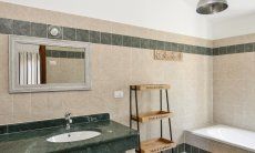 Apartment Orchidea-A | Ensuite bathroom Ensuite bathroom