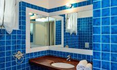 Li Conchi 5 | Bathroom 2 with shower Bathroom