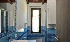 Villa Chiara | Bathroom 2 with shower Bathroom 2 with shower