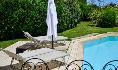 Villa del Campo | Pool and sunbeds in the beautiful garden Pool and sunbeds in the beautiful garden