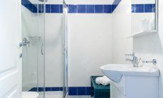 Villa Kika | Bathroom 2 with shower Bathroom 2 with shower