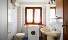 Villa Massimo | Bathroom 2 with washing maschine Bathroom 2 with washing maschine