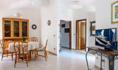 Villa Massimo | Round dining table Round dining table