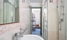 Apartment Castededdu 4 | Bathroom with shower and bidet Bathroom with shower and bidet