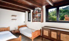 Villa Philippine | Basement with two single beds Basement with two single beds