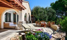 Villa Philippine | Huge terrace with blooming flowers Huge terrace with flowers