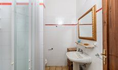 Bathroom with shower, Meloni 2 in Sant Elmo