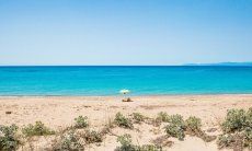 Beach of Geremeas, Torre delle Stelle with one small ombrella