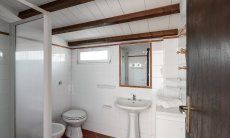 Casa Su Faru 3 | Bath 3 with shower, privat access from the bedroom 3 Bath with shower Su Faru 3 Pula