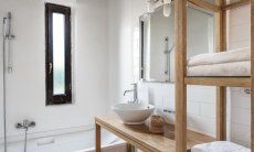 Villetta 3 | Bath with bathtub Bedroom Bath Villetta 3, Costa Rei