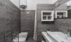 Casa 17 | Modern bath 2 with shower Casa 17, Sant Elmo, South Sardinia