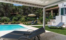 Villa Pola | Modern gazebo for relaxing in the shade Villa Pola, Santa Margherita di Pula