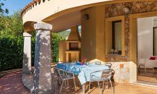 Villa Iris | House House